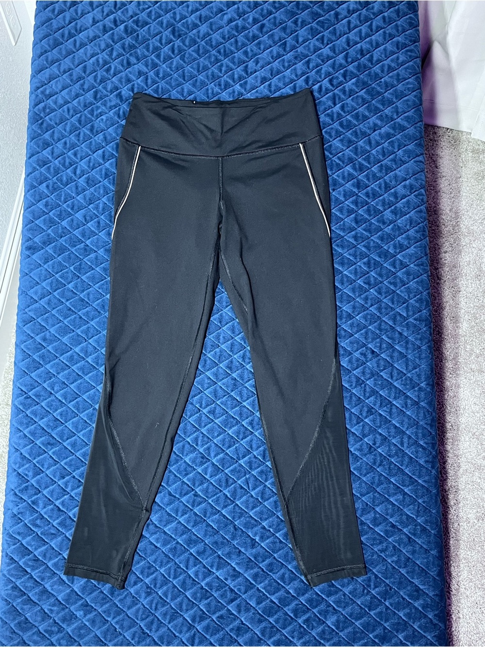 Women’s Black High-Waist Performance Leggings - Active Wear - Sz M - Pink Lines